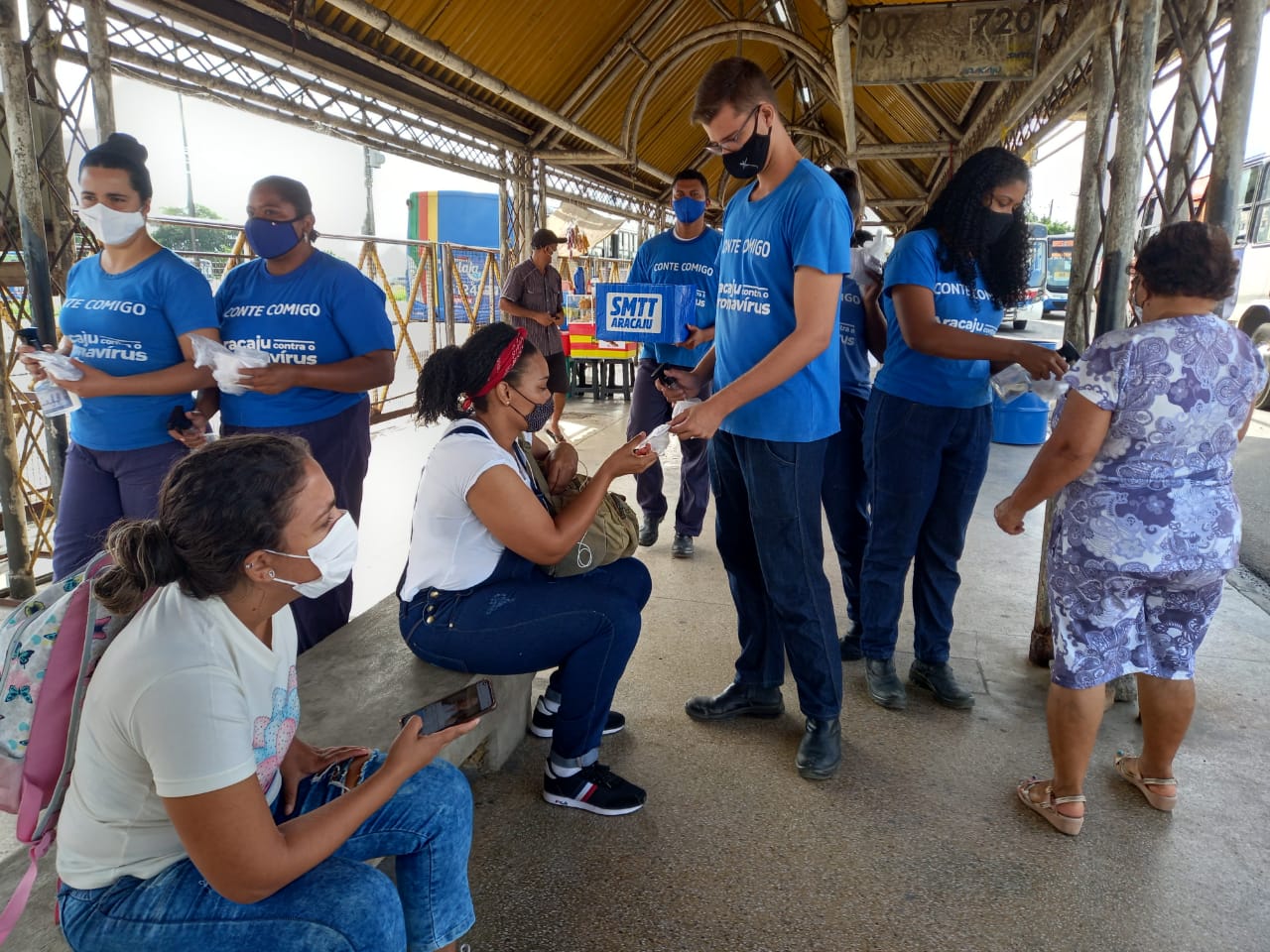 Prefeitura mantém distribuição de máscaras e outras medidas para combater a pandemia no transporte público - SMTT Aracaju